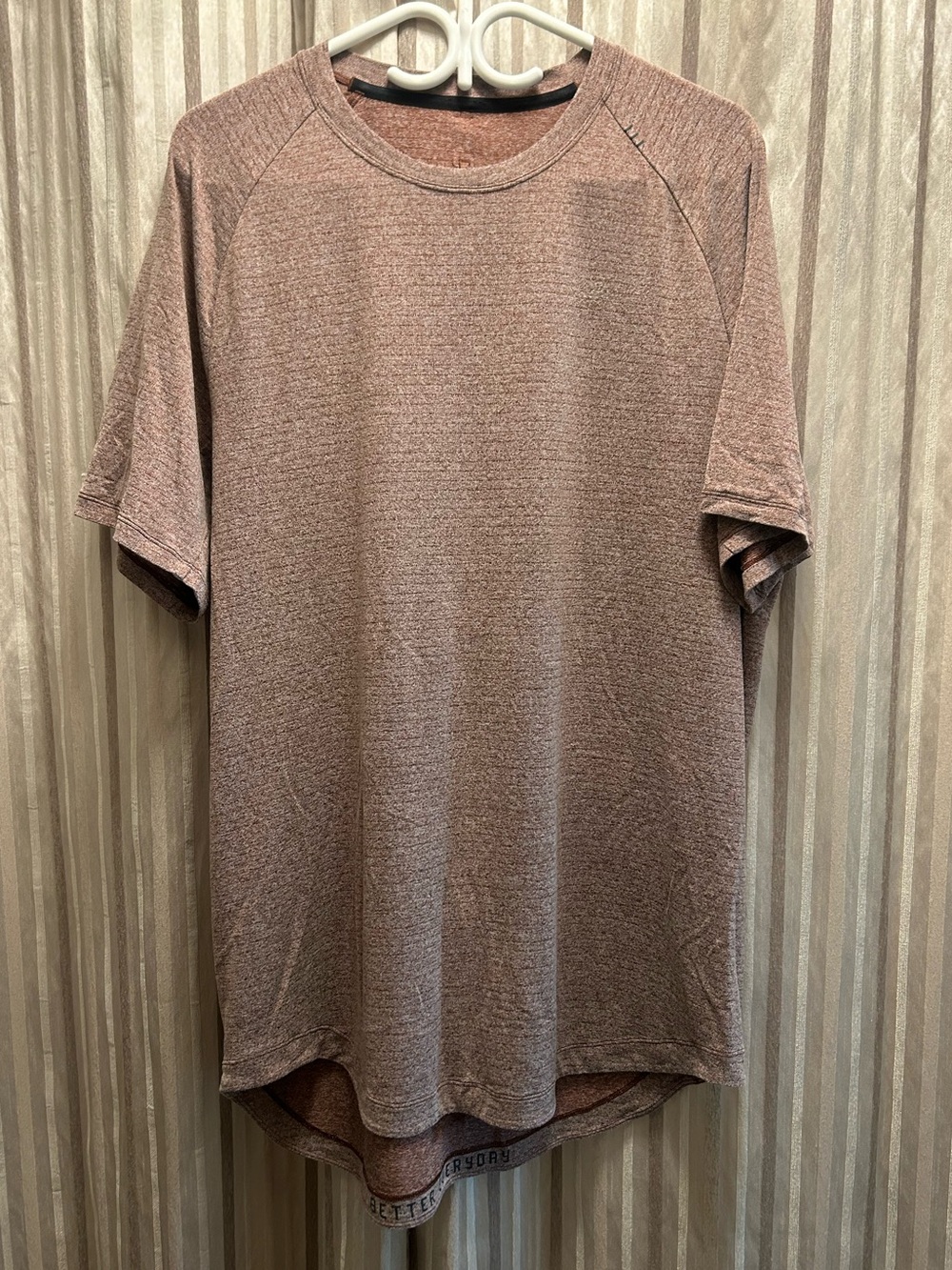 Lululemon Men's Short-Sleeve Heathered Maroon T-Shirt, Size XL